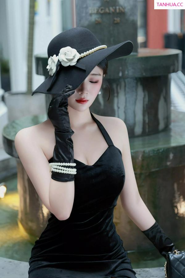   [XiuRen]高清写真图 2025.07.04 No.10509 南乔 黑色连衣裙第3张图片
